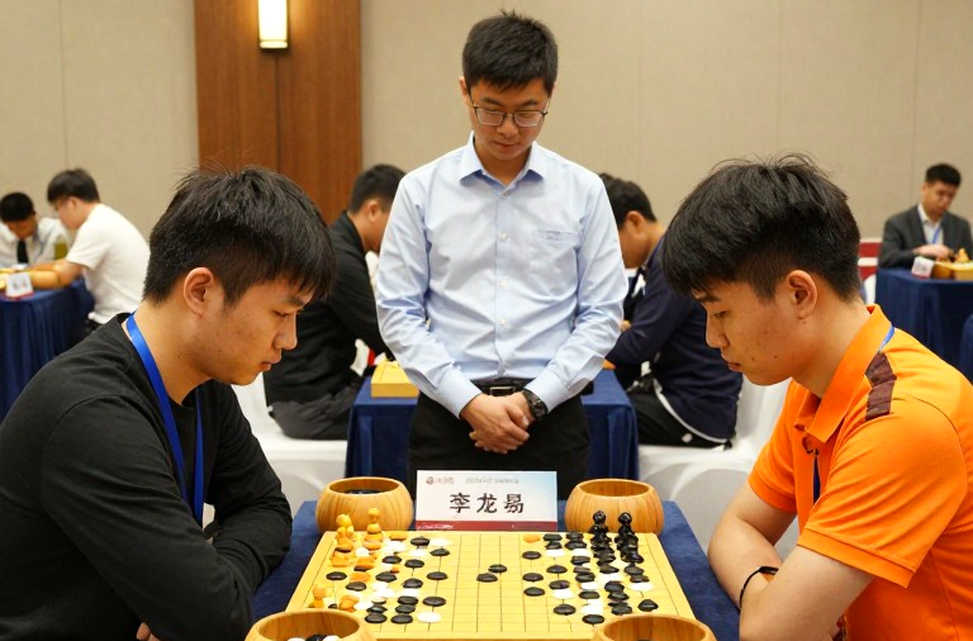 Phòng thủ Ấn Độ Cổ Điển và lối rẽ 9...a5 giữa kỷ nguyên máy tính