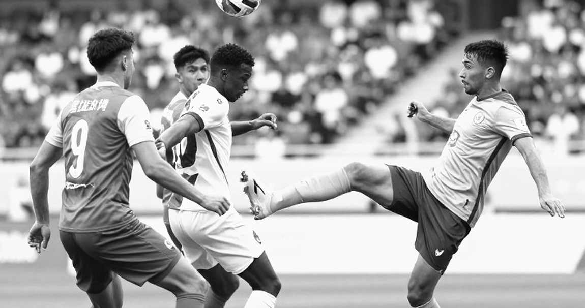 Bojan, Kanté và cái bẫy so sánh mà bóng đá mạng xã hội tự dựng lên