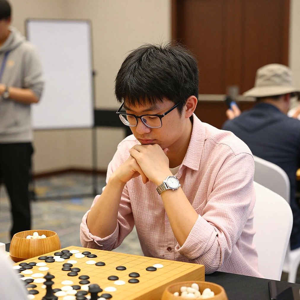 Giải Cờ Vua Toàn Cầu 2026: Carlsen Trở Lại, Ngôi Sao Ấn Độ Tỏa Sáng Giữa Áp Lực Lịch Thi Đấu Giải Cờ Vua Toàn Cầu 2026: Carlsen Trở Lại, Ngôi Sao Ấn Độ Tỏa Sáng Giữa Áp Lực Lịch Thi Đấu