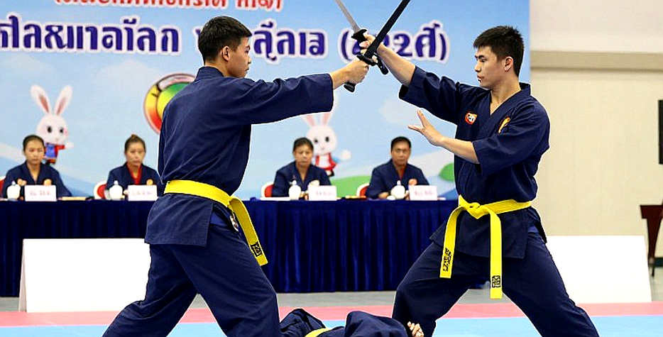 Nhịp thở trước hồi chuông: Nghệ thuật đọc võ sĩ qua những thói quen nhỏ nhất