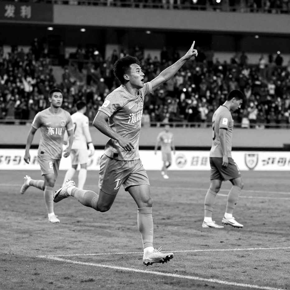 Bản ghi nhớ thi đấu: Khoảnh khắc giao thoa giữa HLV Kim Sang Sik và 'Messi Thái' Chanathip tại trận derby Đông Nam Á Bản ghi nhớ thi đấu: Khoảnh khắc giao thoa giữa HLV Kim Sang Sik và 'Messi Thái' Chanathip tại trận derby Đông Nam Á