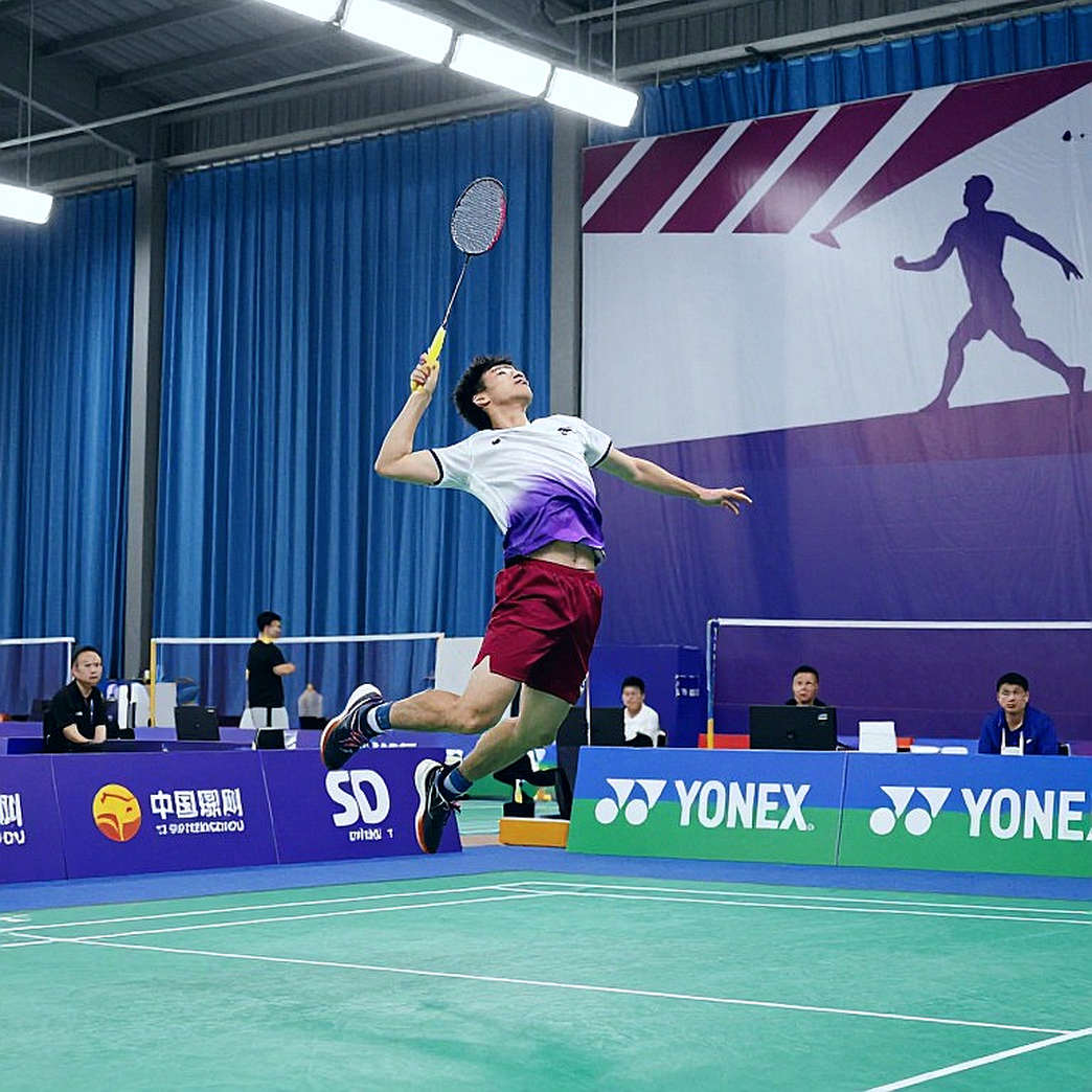 Shi Yuqi rút lui, Li Shifeng dẫn đầu đơn nam Trung Quốc tại Kumamoto Masters 2026