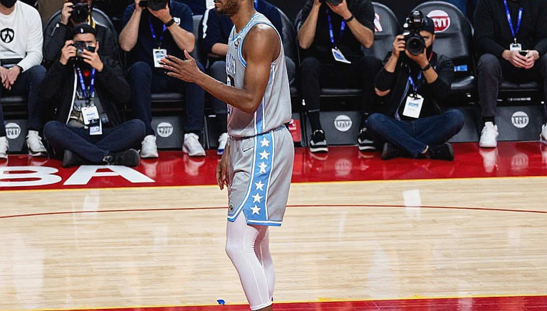 Ranh giới quyền lực ở Lakers: Khi Doncic tự tay vẽ lại vai trò của mình Ranh giới quyền lực ở Lakers: Khi Doncic tự tay vẽ lại vai trò của mình